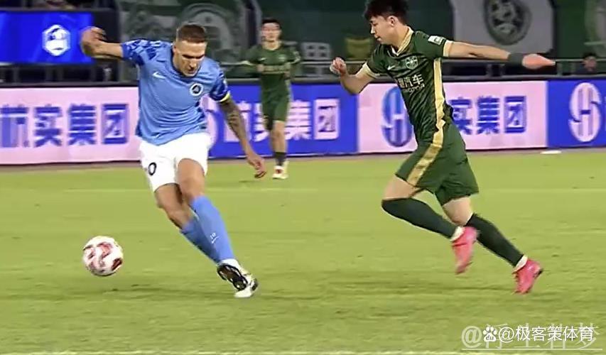 布彭扎巧妙断球助攻 童磊精彩推射得分