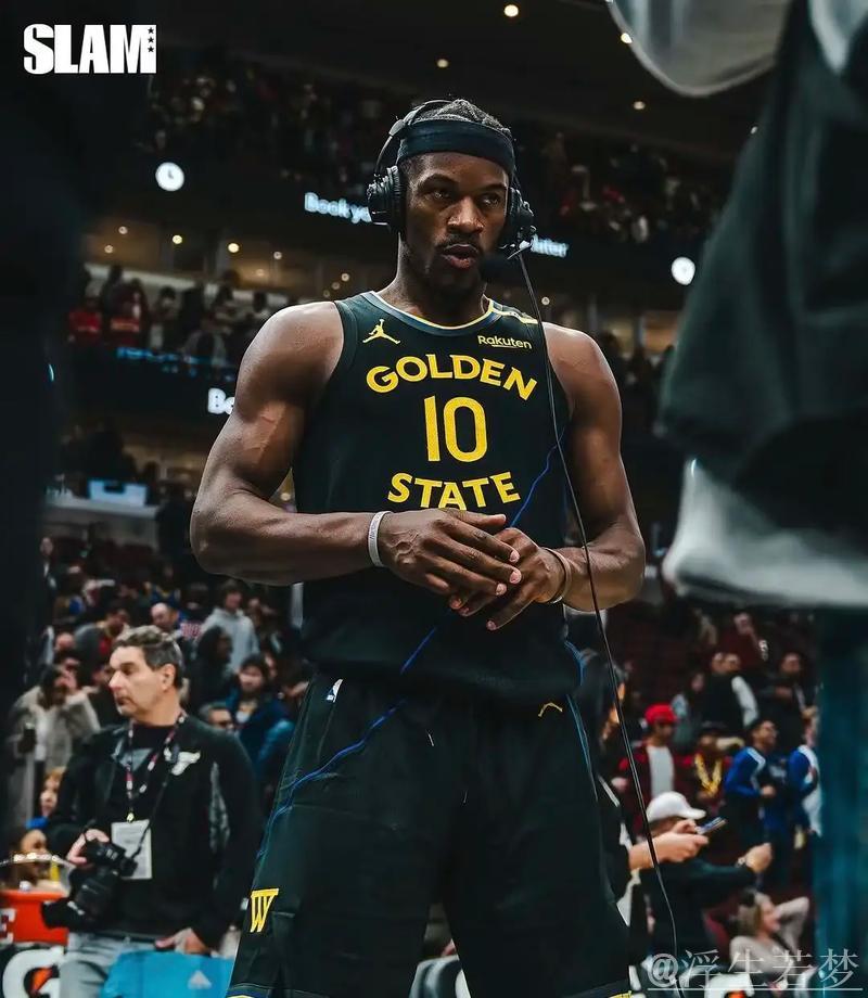 4月29日季后赛:火箭对决勇士,巴特勒精彩表现 4月29日季后赛:火箭对决勇士,巴特勒精彩表现